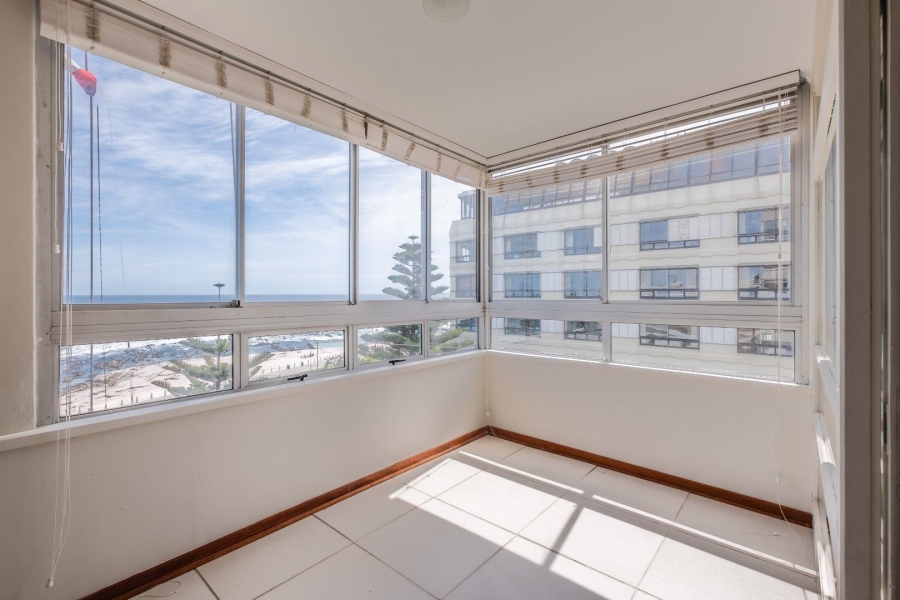 To Let 3 Bedroom Property for Rent in Sea Point Western Cape